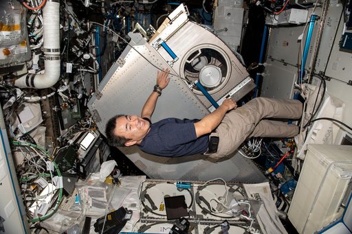 iss065e241905