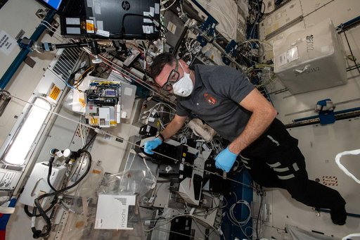 iss065e241981