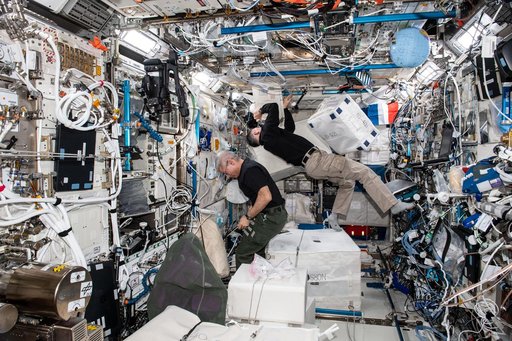 iss065e248588
