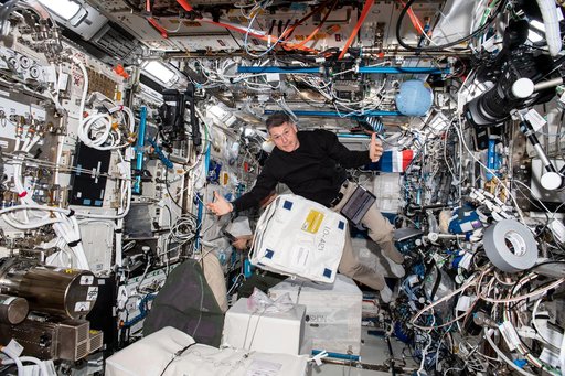 iss065e248590