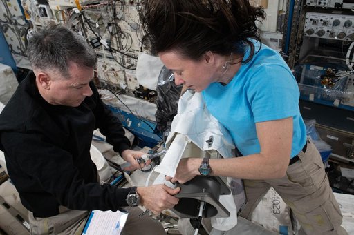 iss065e257482