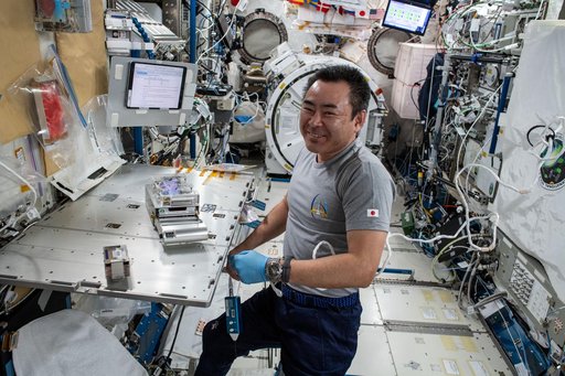iss065e277599