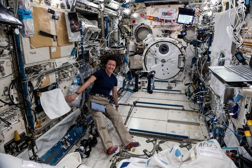 iss065e277667