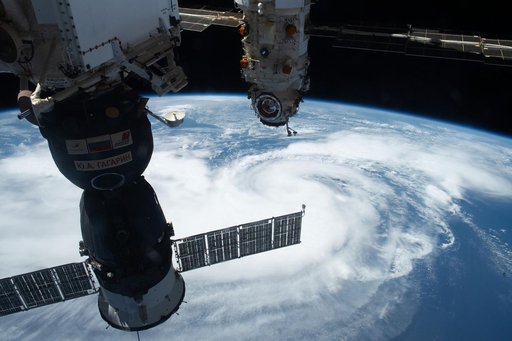 iss065e281888