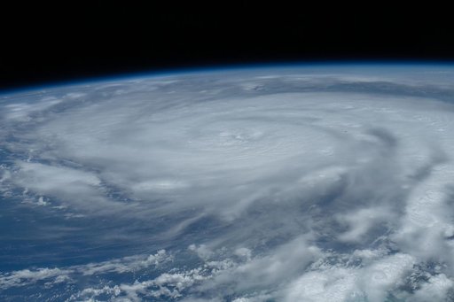 iss065e319865