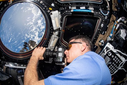 iss065e327446