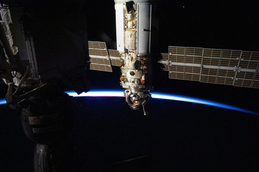 iss065e329698