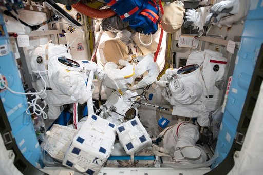 iss065e336059