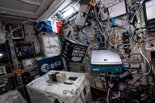 iss065e343710