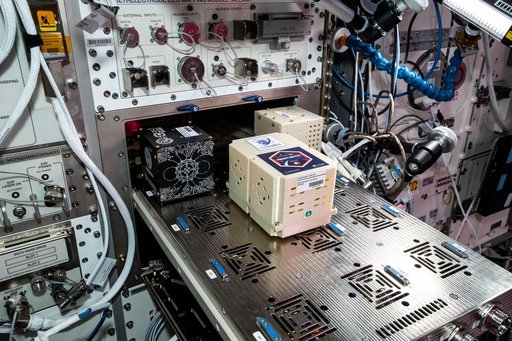 iss065e343736
