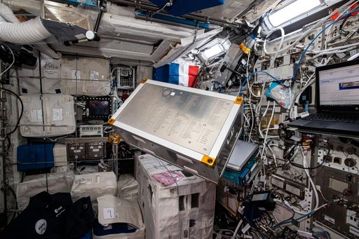 iss065e347840