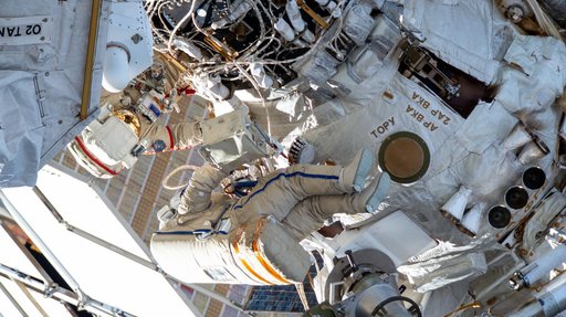 iss065e349283