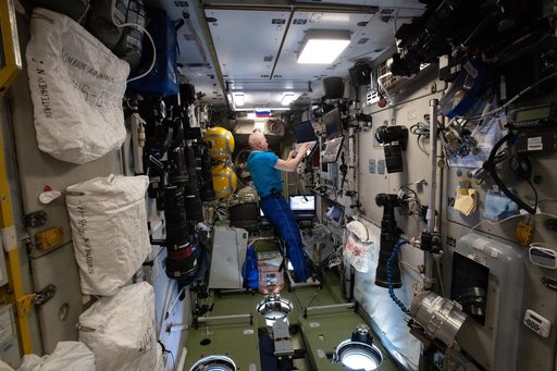 iss065e349549