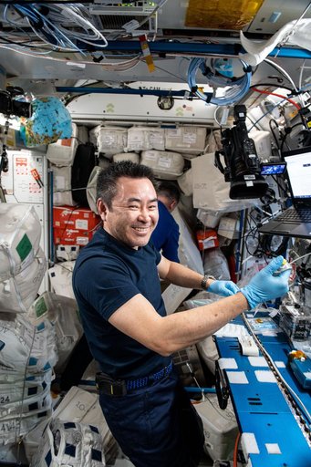 iss065e369726