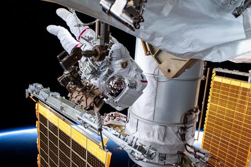 iss065e376036