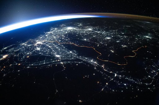 iss065e385549