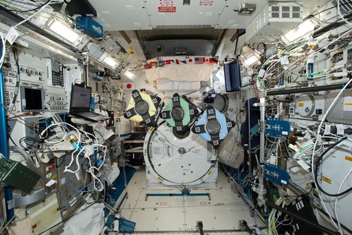 iss065e389379