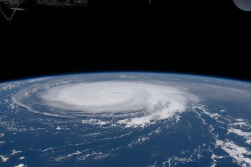 iss065e432549