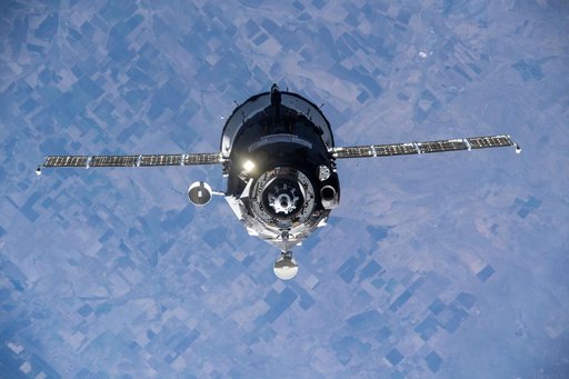 iss065e441892
