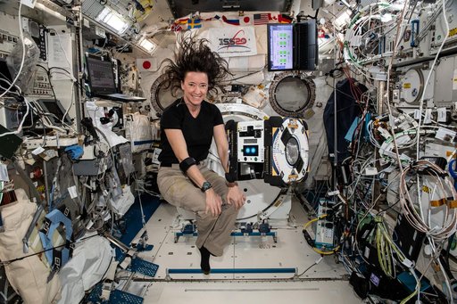 iss065e444043