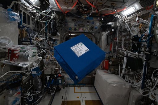iss065e454849