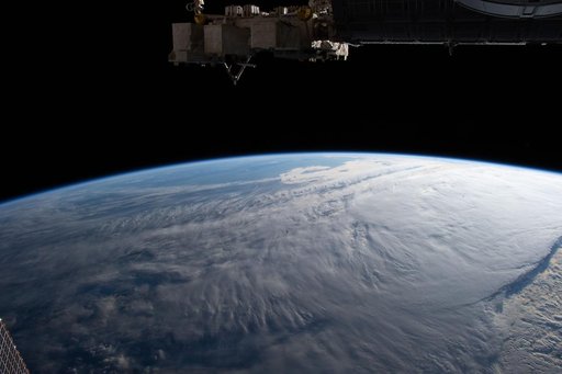 iss066e024000