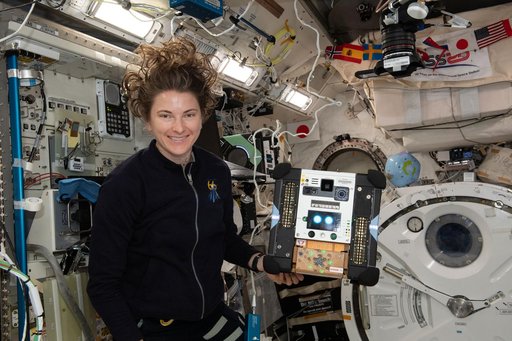 iss066e103488