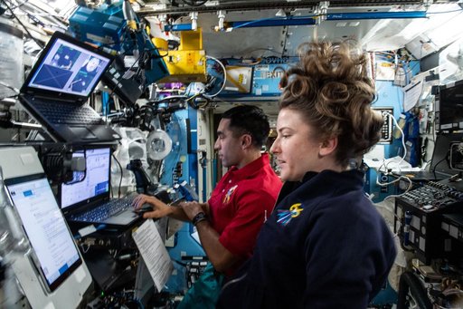 iss066e143757