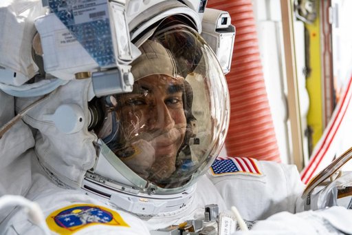 iss066e163010