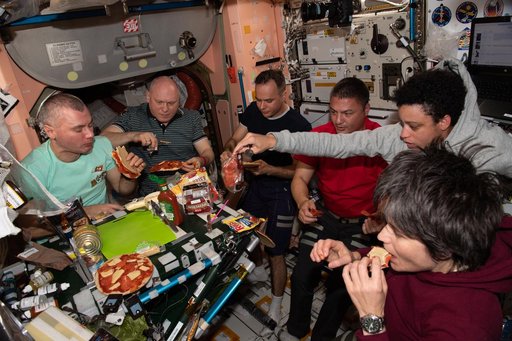 iss067e089037