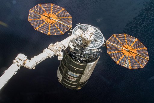 iss067e160629