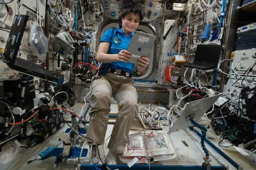 iss067e183734