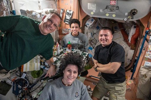 iss067e185046
