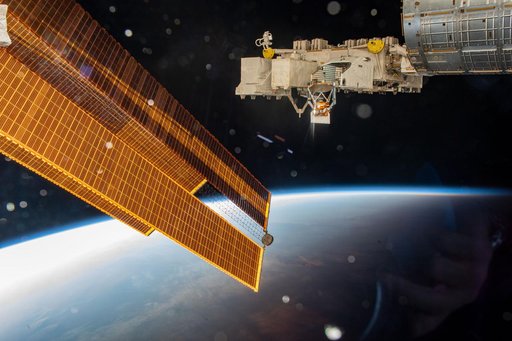 iss067e187085
