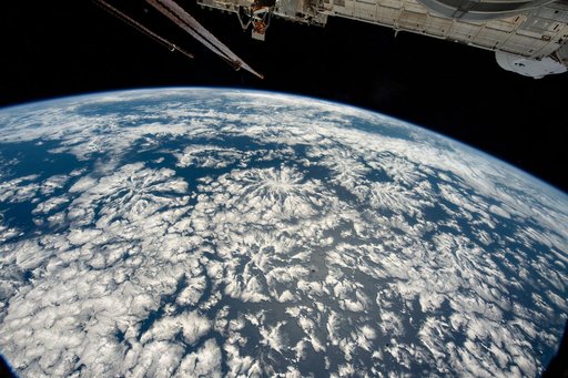 iss067e220400