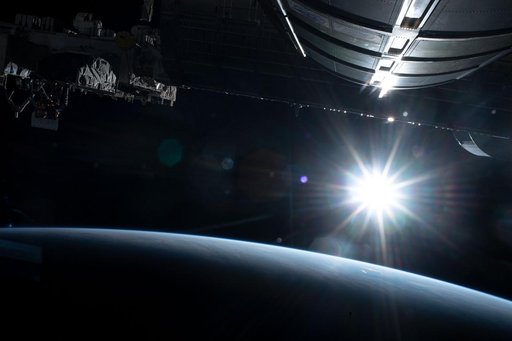 iss067e221404