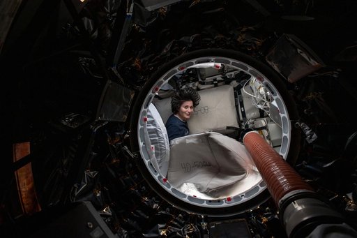 iss067e266386