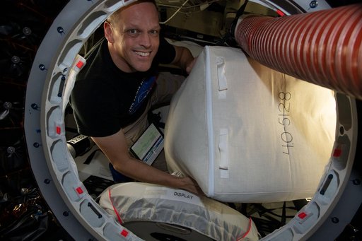 iss067e273984