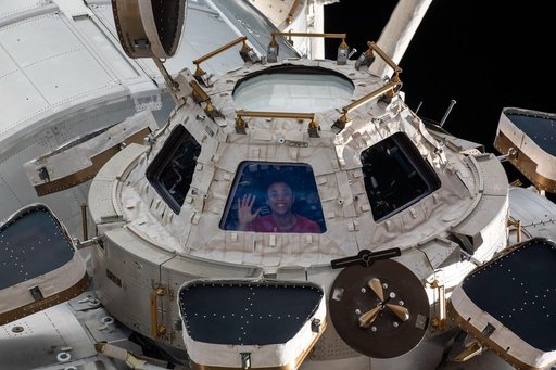 iss067e359856