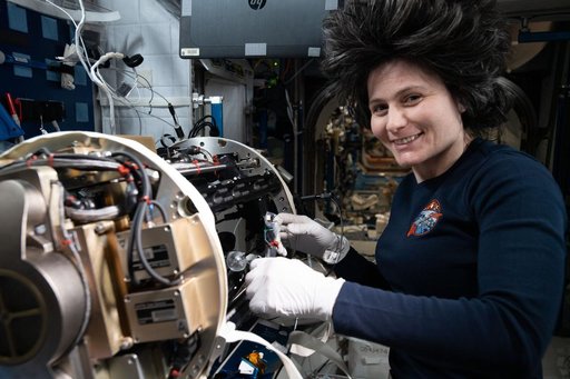 iss067e367893