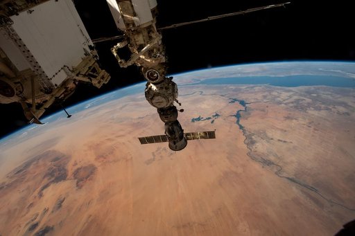 iss067e378050