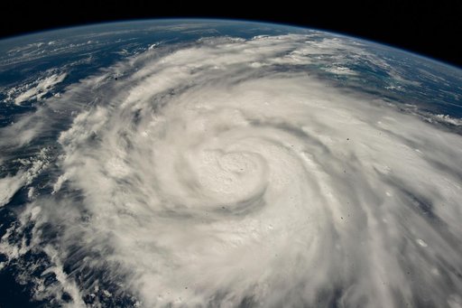 iss067e381578