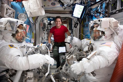 iss068e022312