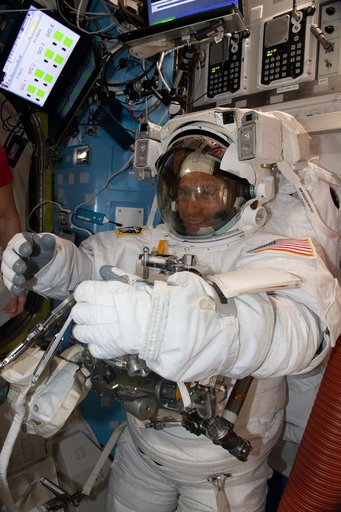iss068e022317