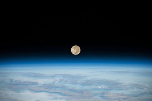 iss068e027828
