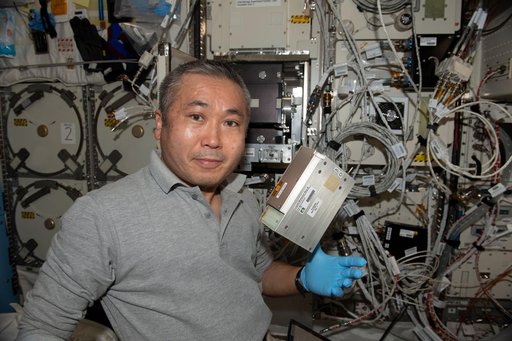 Liquid Behavior Box B Installation to CBEF-L in the JEM