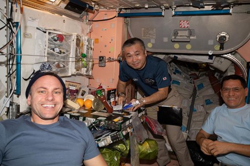 iss068e032600