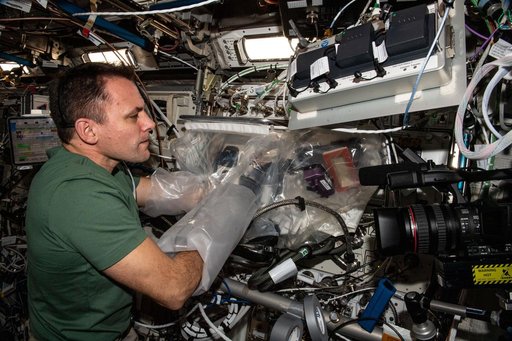 iss068e053964