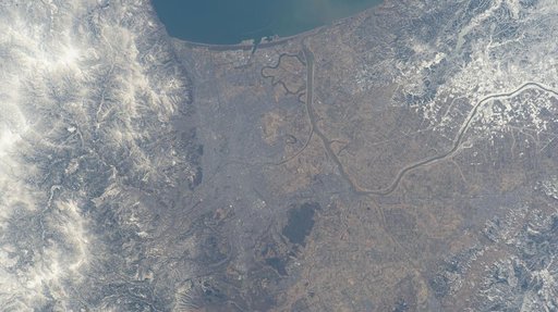 iss069e000236