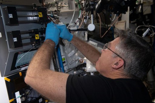 iss069e000660